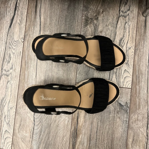 Wedges - Picture 2 of 4